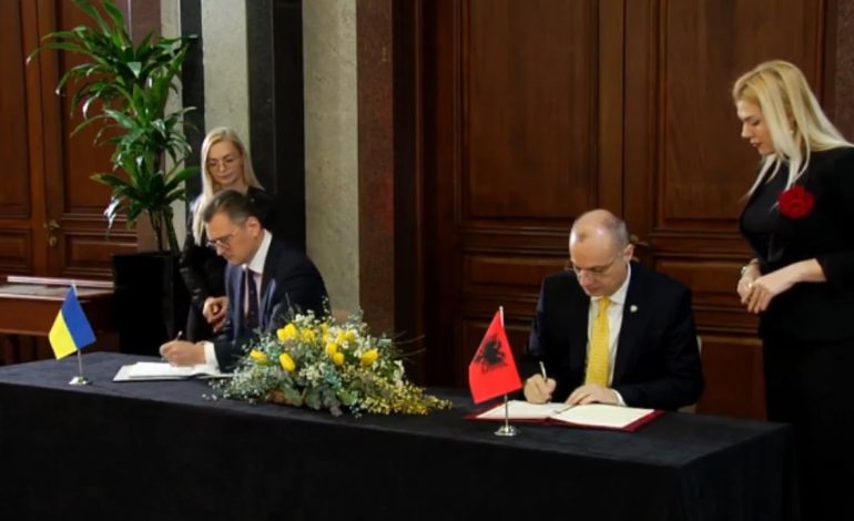 Samiti i Ukrainës/ Hasani takim me homologun ukrainas, Dmytro Kuleba: Plani me 10 pika i Zelensky-t, mundësia më realiste për arritjen e paqes