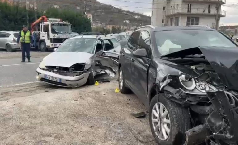 Aksident në aksin Lezhë-Shkodër! Përplasen dy automjete, 5 persona nisen drejt spitalit