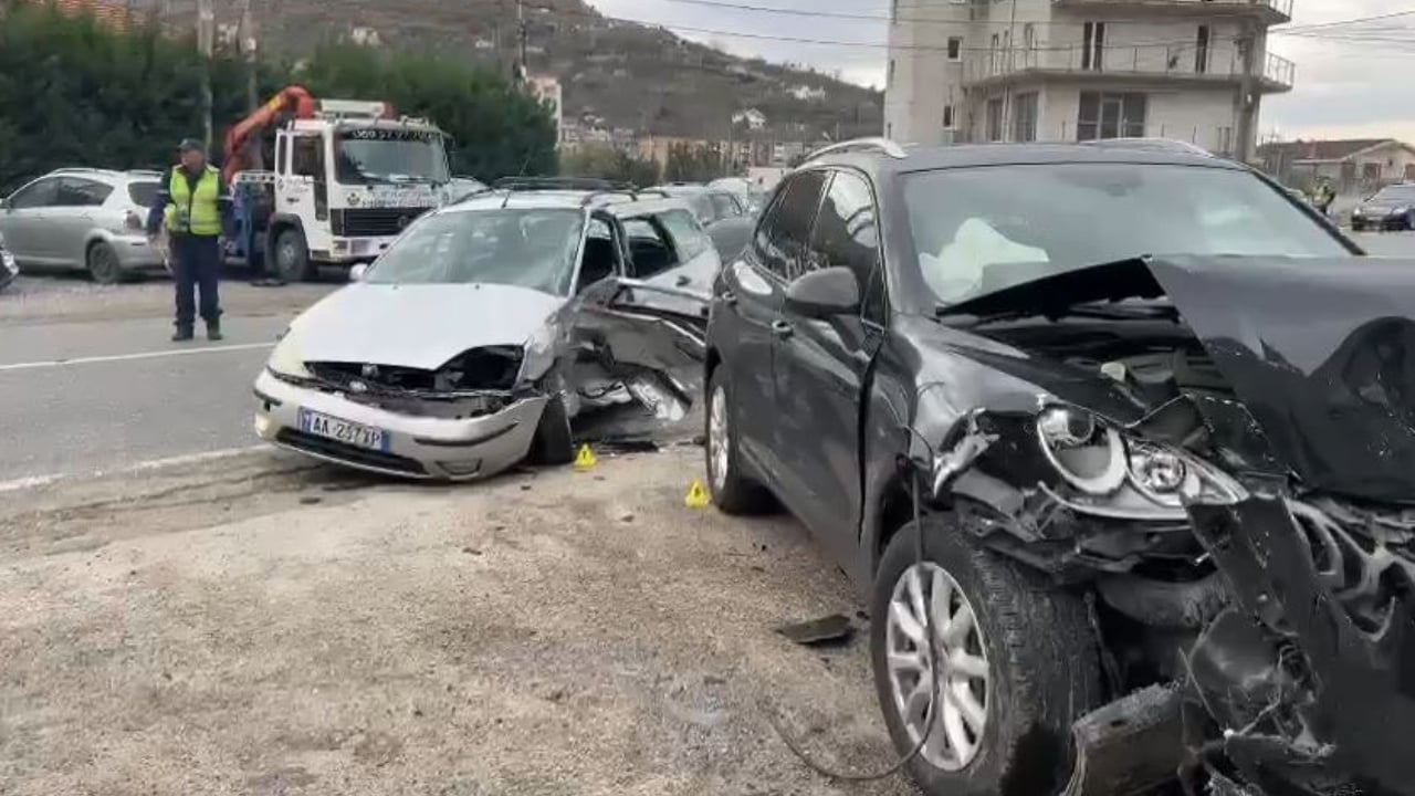 Aksident në aksin Lezhë-Shkodër! Përplasen dy automjete, 5 persona nisen drejt spitalit