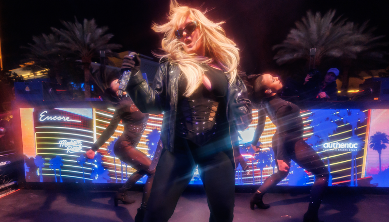 Çfarë ndodhi? Bebe Rexha largohet e nervozuar nga skena e koncertit