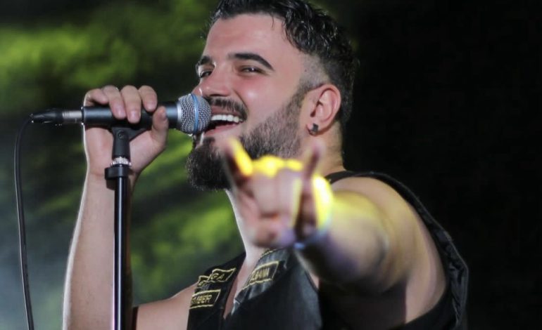 Çfarë ndodhi? Endriku shpërthen në lot