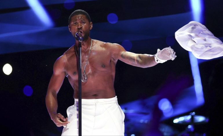 E vutë re dhe ju? Ky detaj i Usher në ‘SuperBowl’ ndez debate në rrjet