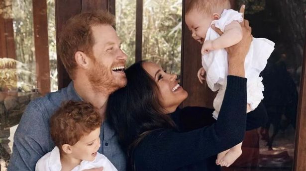 Harry dhe Meghan ndryshojnë mbiemrin e fëmijëve të tyre, Archie dhe Lilibet