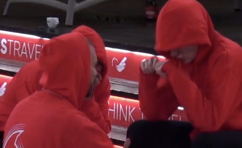 Heidi përlotet në oborr/ Romeo: Të kam zemër moj