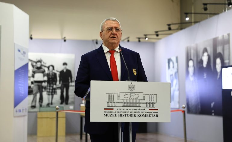 Inagurohet ekspozita “Paolo Rossi, një djalë i artë dhe legjendat e futbollit”, Presidenti Duka: Figurë e pavdekshme, kontribues i madh i futbollit italian