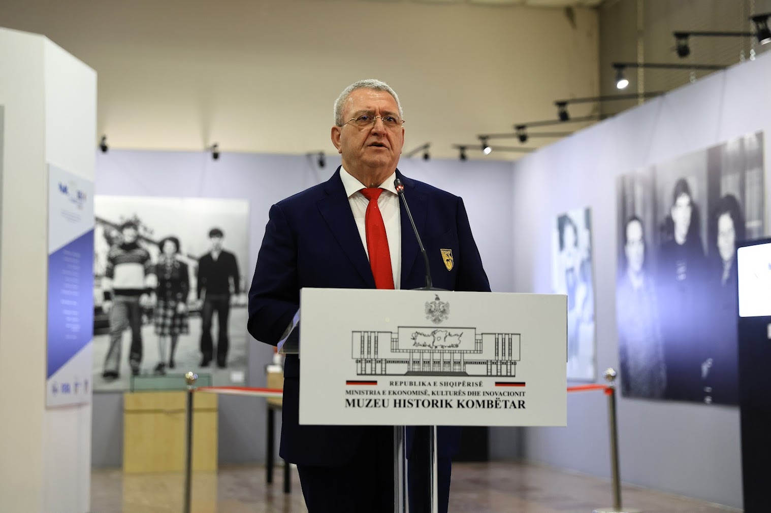 Inagurohet ekspozita “Paolo Rossi, një djalë i artë dhe legjendat e futbollit”, Presidenti Duka: Figurë e pavdekshme, kontribues i madh i futbollit italian