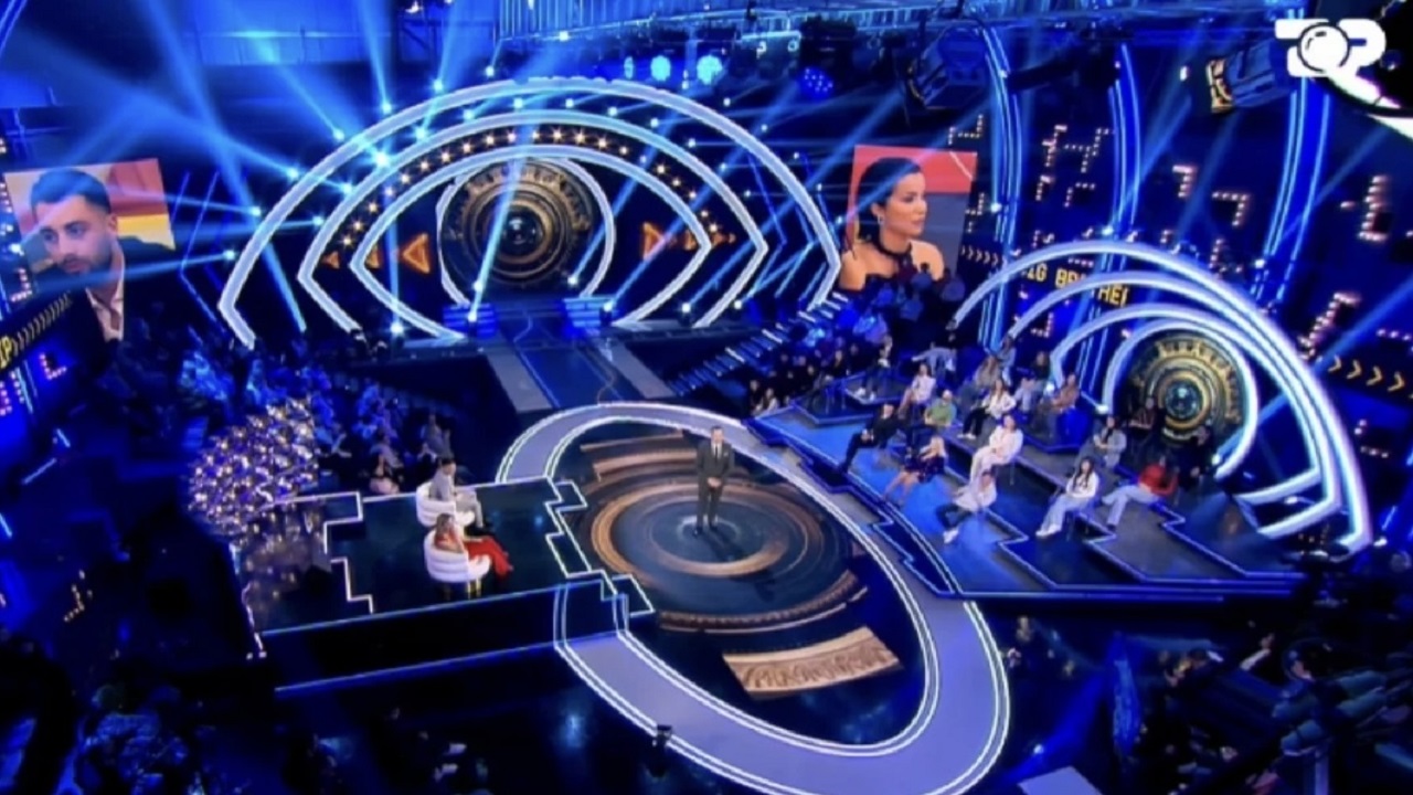 Sonte, një Big Brother plot surpriza! Festojmë Pavarësinë e Kosovës me Albina Kelmendin. Nga kush do të surprizohet Heidi?