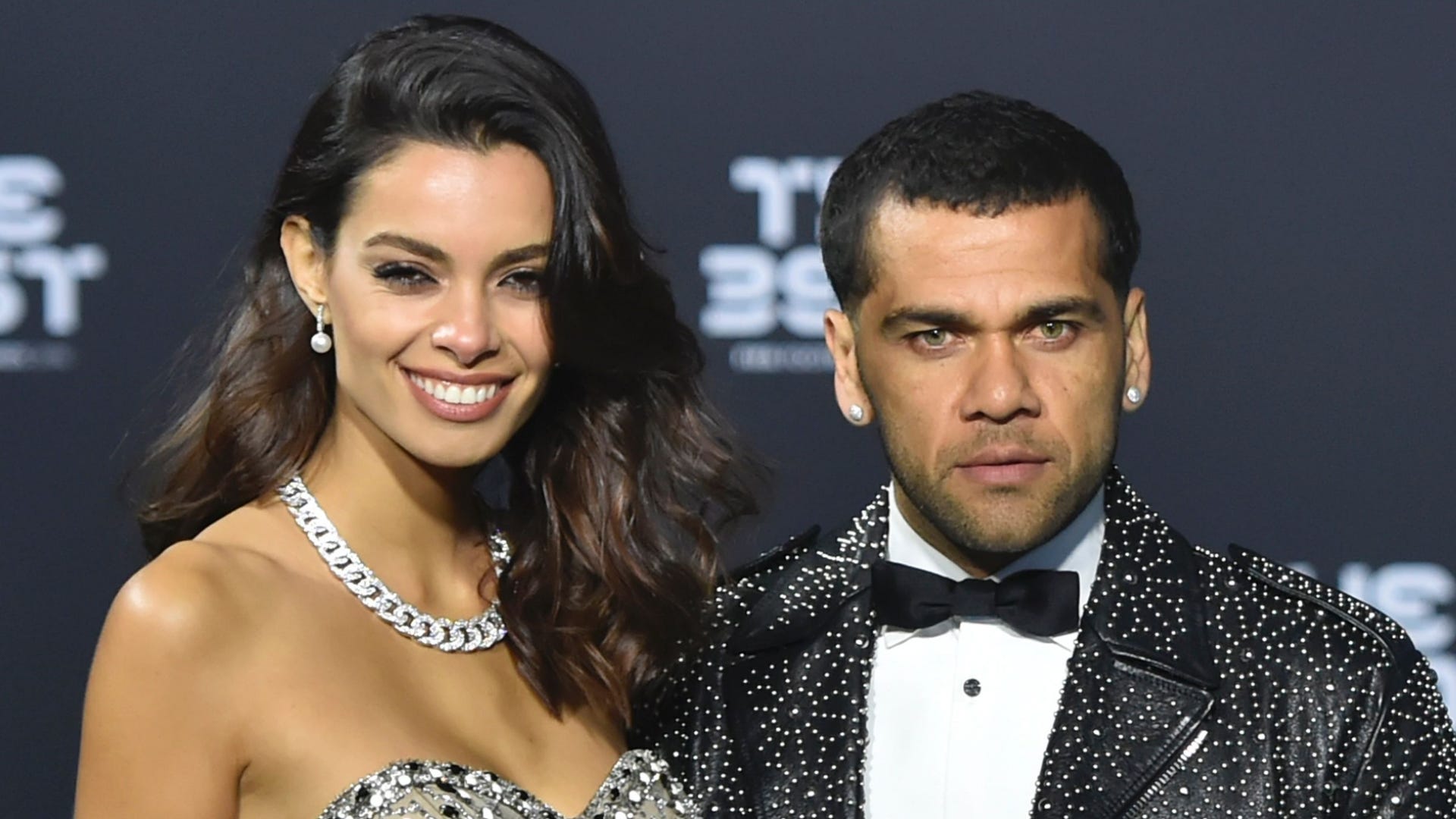 Ish-gruaja e Dani Alves poston padashje letrën ku ai kërkon falje nga qelia