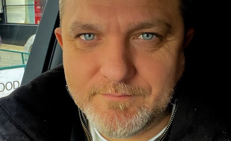 Këtu ka falsitet/ Juli për banorët: ‘Zemra, shpirti’ kot