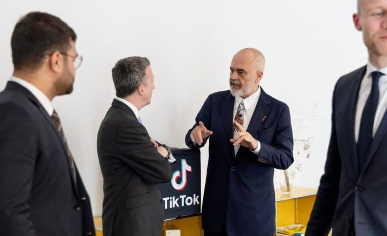 Pas shantazheve e vetëvrasjeve të shumta, Edi Rama shkon në zyrat e TikTok