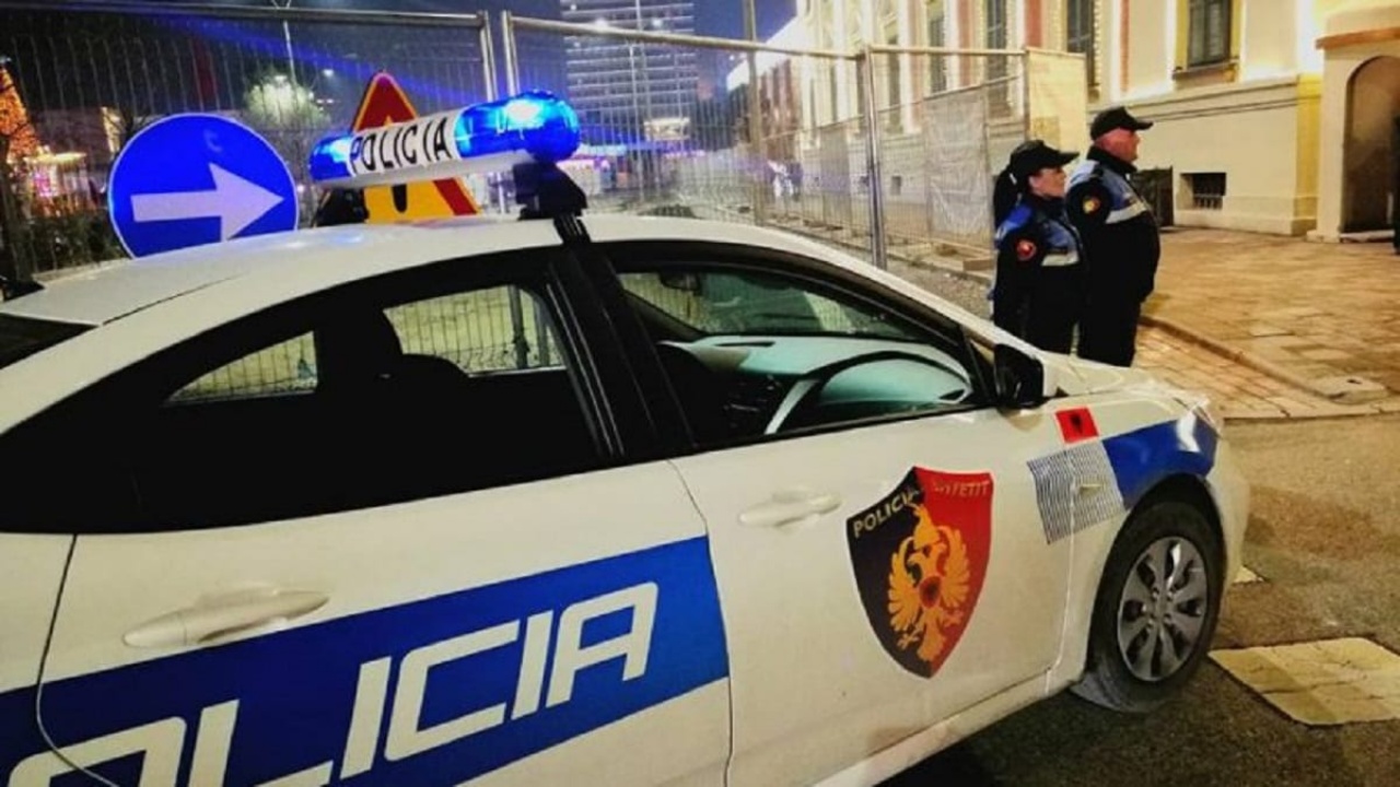 Ngacmonte një të mitur dhe shkatërroi disa pajisje në biznesin e babit të saj, në pranga një 51-vjeçar në Tiranë