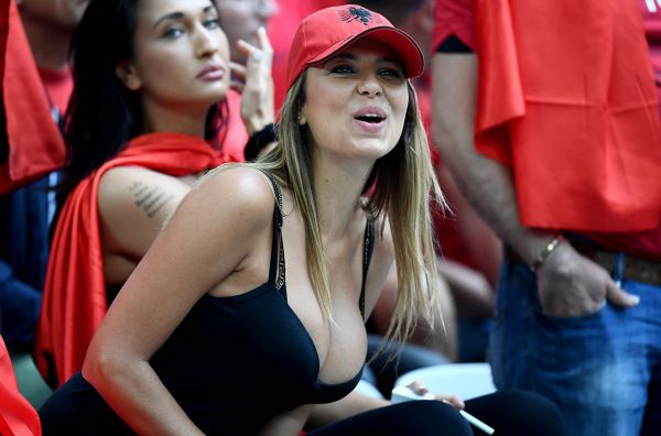 Rikja e lidhur jashtë shtëpisë? Ja çfarë thotë mikesha e saj