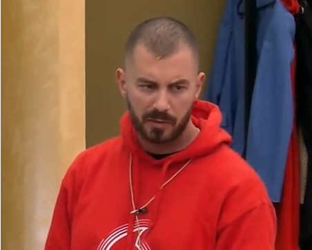 Romeo: Të kanë vrarë hienat sot? / Egla: Kjo batutë nuk lejohet