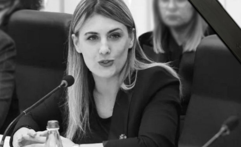 Rreth dy muaj pasi humbi fëmijën, ndërron jetë drejtoresha e Dhomës Ekonomike të gruas