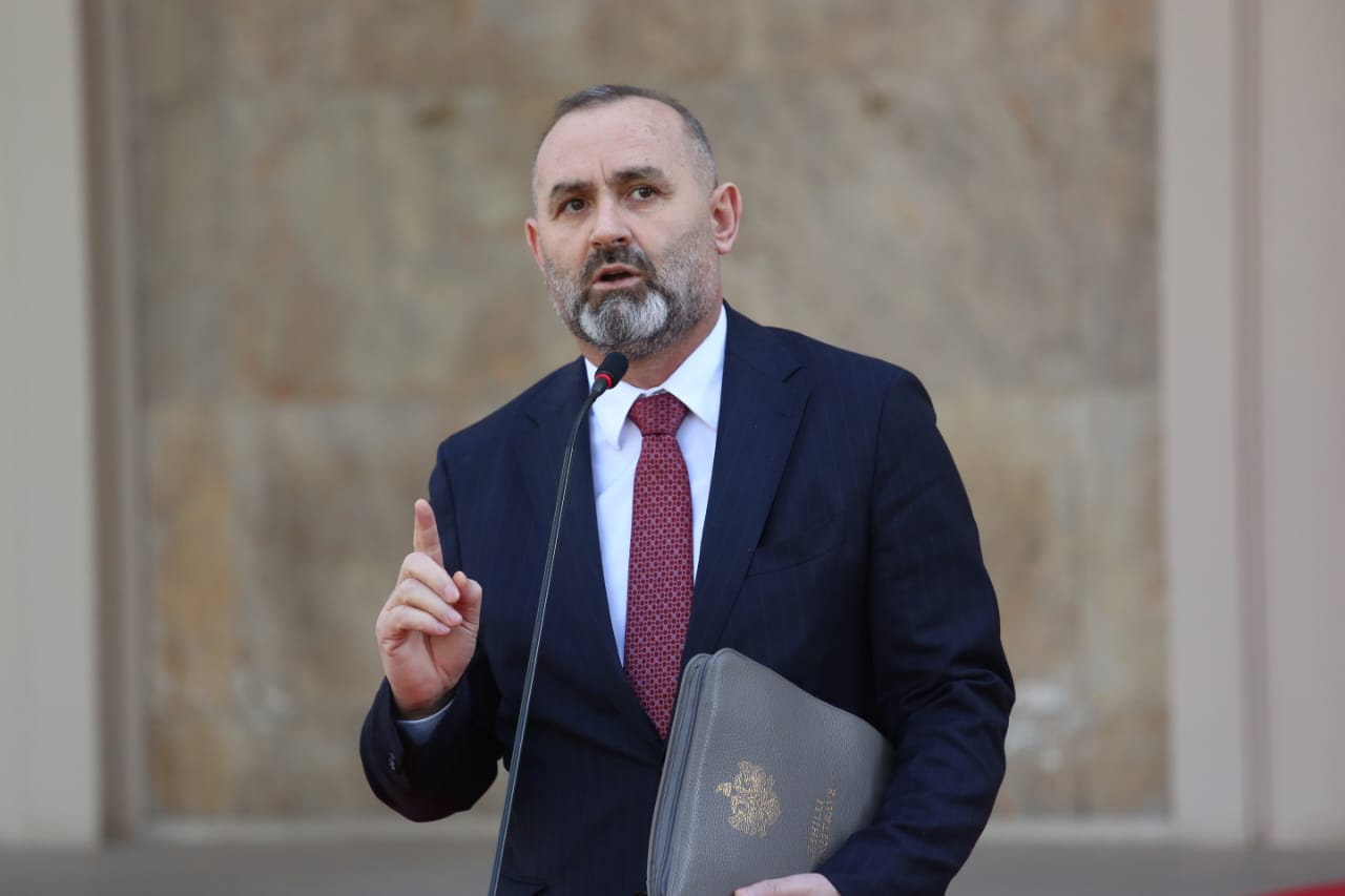 Prapaskenat e përfshirjes së zyrtarëve të dënuar për korrupsion në ligjin për Amnistinë