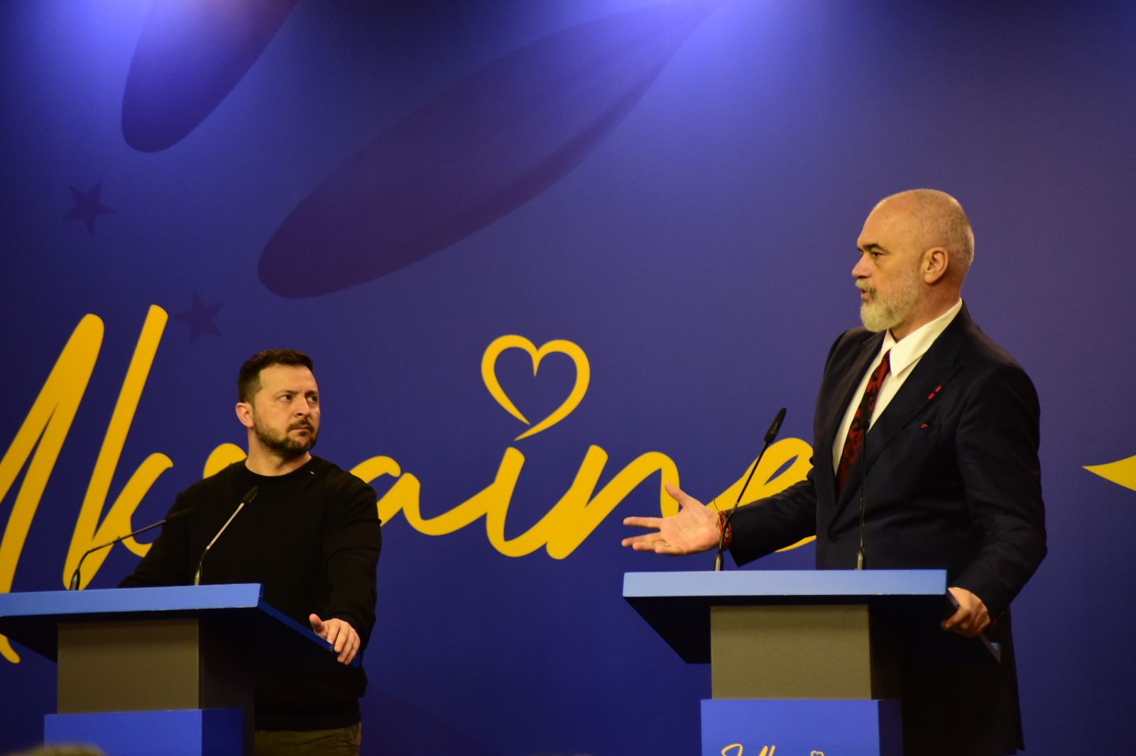 Zelenski në Tiranë paralajmëron Ballkanin për kërcënimin rus