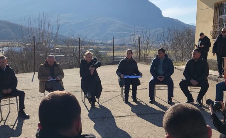 Protestë për qumështin/ Blegtorët takohen me ministren e Bujqësisë, do të rishikohen format e subvencioneve