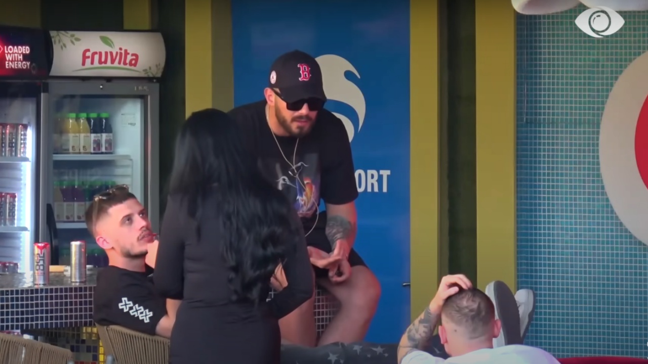 Romeo dhe Graciano nuk lënë pas debatet e prime-t, agravon situata: Ajo që më bëre a nuk ishte grusht apo shkelm?!