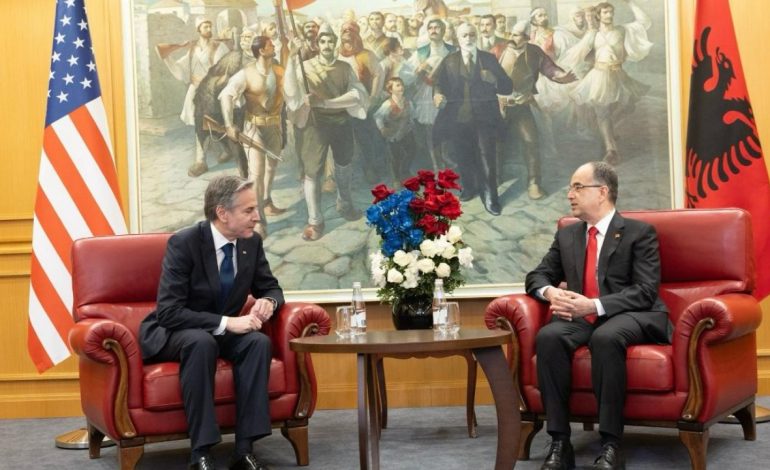 Pas takimit me Begajn në Tiranë, Blinken në platformën “X”: Shqipëria lider në Ballkanin Perëndimor dhe partner i fortë