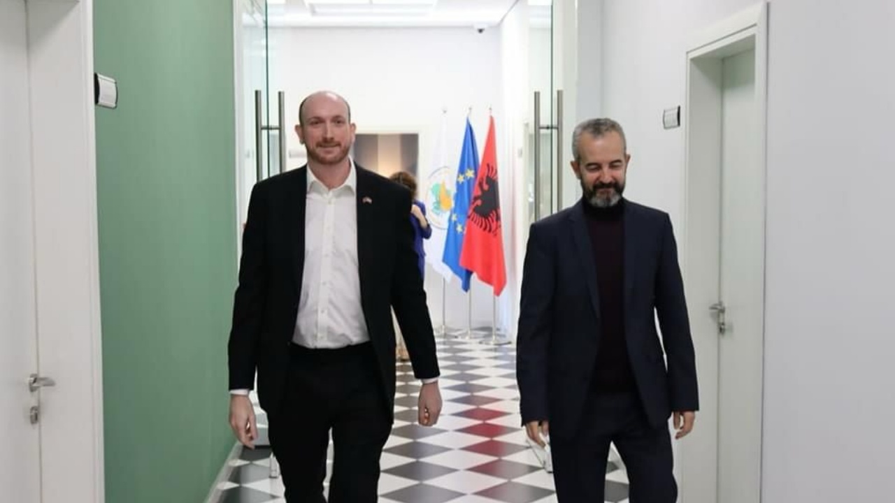 Ambasadori Alastair King-Smith: Miratoni reformën zgjedhore para zgjedhjeve të përgjithshme