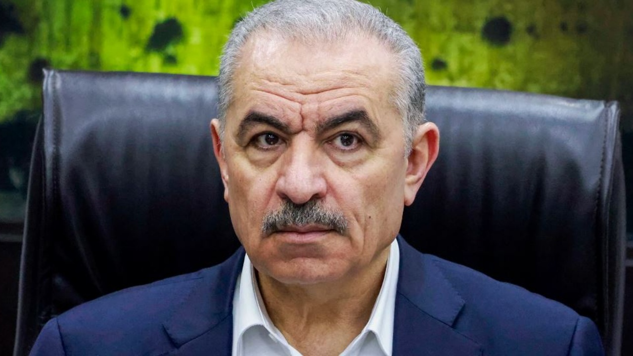 Kryeministri Mohammed Shtayyeh dhe qeveria e Autoritetit Palestinez japin dorëheqjen
