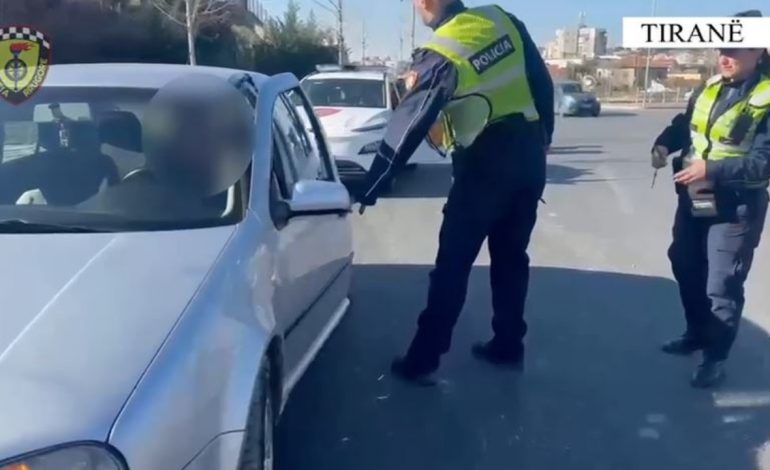 U kapën në kundërshtim me rregullat e qarkullimit, arrestohen 5 shoferë në Tiranë! Tentuan të korruptonin policët