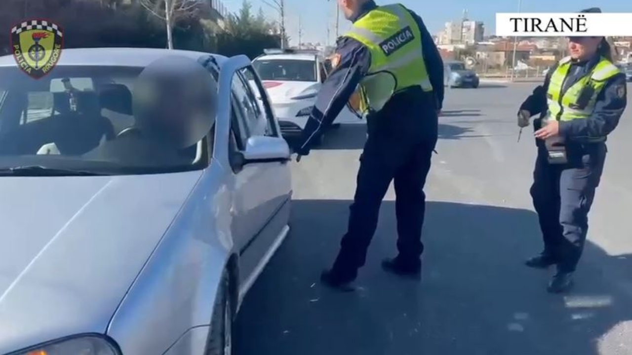 U kapën në kundërshtim me rregullat e qarkullimit, arrestohen 5 shoferë në Tiranë! Tentuan të korruptonin policët