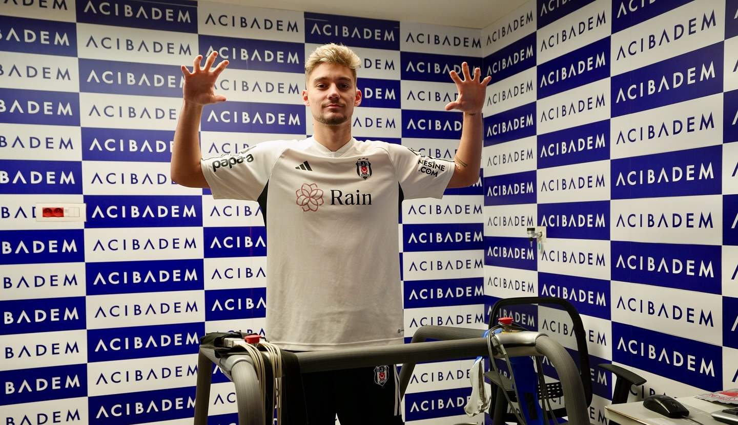 Pritje si hero dhe shifra prej “top-player”, Muçi ndez Turqinë, festë edhe në Tiranë (VIDEO)