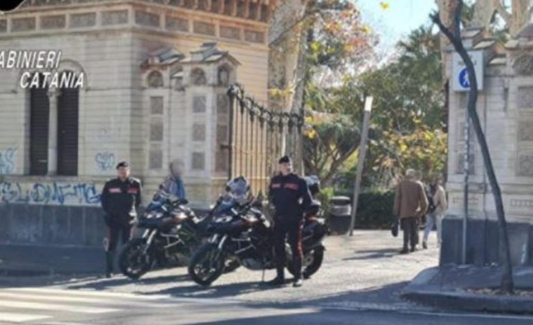 E rëndë në Itali/ Shtatë të rinj përdhunojnë një 13-vjeçare para syve të të dashurit! Deklarata shokuese e adoleshentes