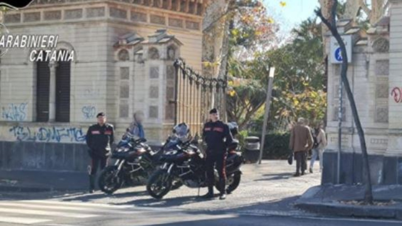 E rëndë në Itali/ Shtatë të rinj përdhunojnë një 13-vjeçare para syve të të dashurit! Deklarata shokuese e adoleshentes