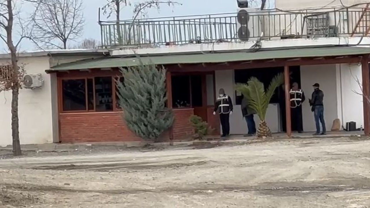 Detajet/ Pronari i firmës së inerteve në spital, dy plumbat e goditën dhe i dolën nga trupi! Si është gjendja e tij