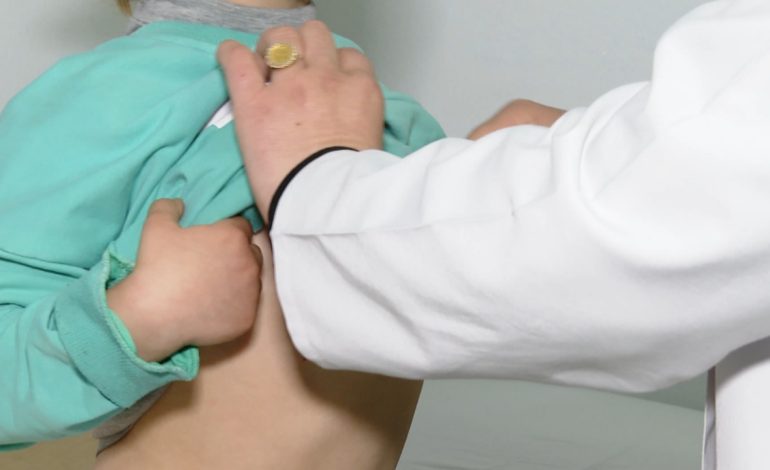 Gripi nuk po ikën! Çdo javë janë 15,478 raste të prekur. Fëmijët po e vuajnë më shumë