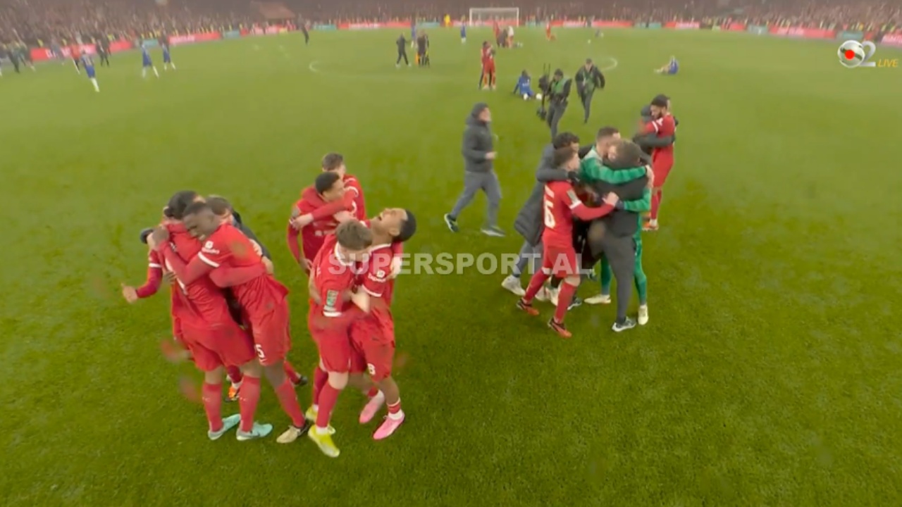 Wembley ngjyroset i kuq, Liverpool mposht Chelsean në një finale dramatike