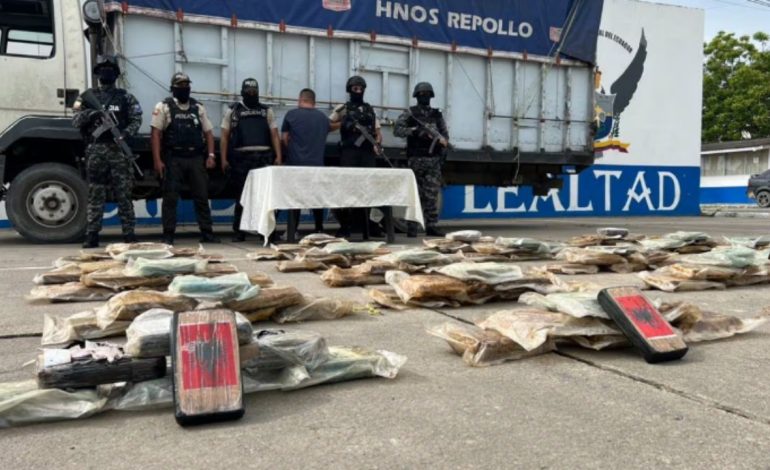 Sekuestrohet në Ekuador drogë me vlerë 7.3 milionë dollarë/ Pakot e kokainës me flamurin shqiptar me destinacion Evropën 
 16/02/2024 09:48