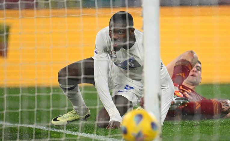 VIDEO/ Interi tepër i fortë, Roma bie në kryeqytet, zikaltërit shtrojnë rrugën drejt titullit