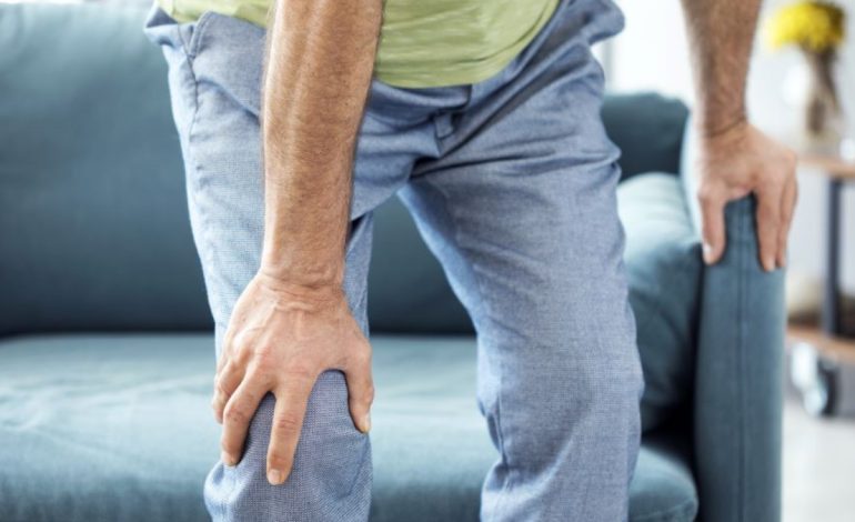 Ecni Shpejt për të Ndalur Dhimbjet e Këmbëve – Këshillat e Mjekëve