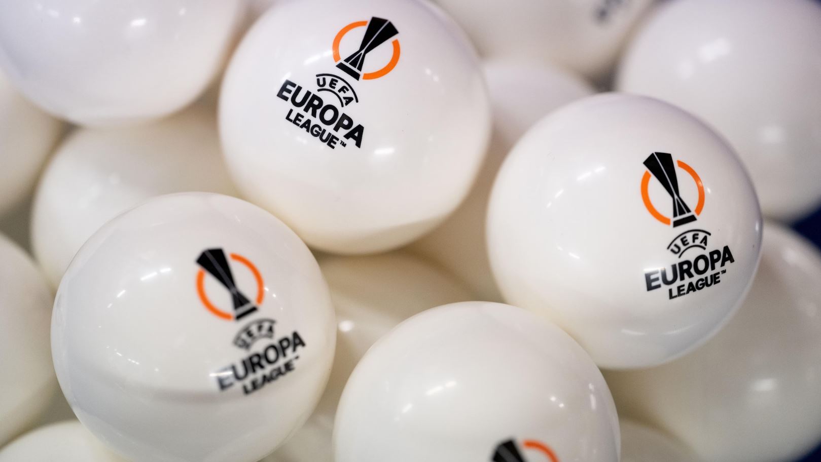 Buzëqeshin favoritët, goglat shmangin përplasjet e mëdha në Europa League