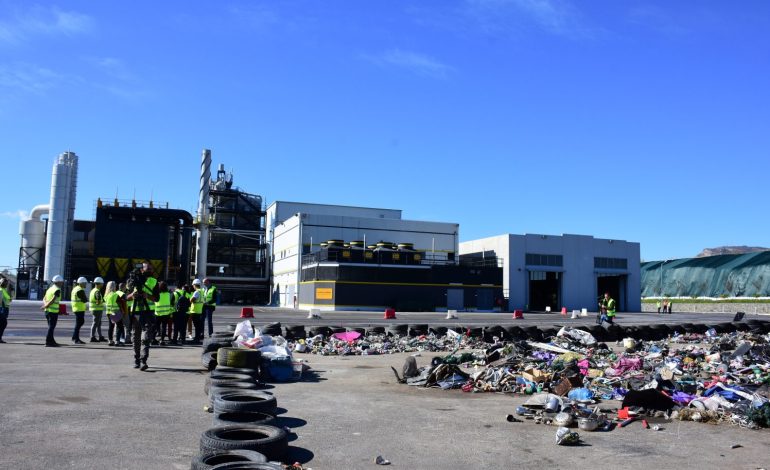 Defektet e inceneratorit rrisin malin me plehra në landfillin e Elbasanit