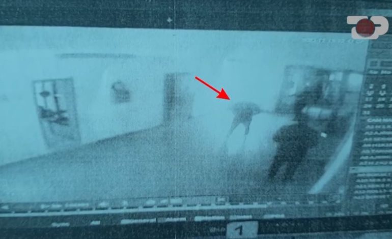 Inside Story/ Ekskluzive, zbulohen pamjet kur Mjacaj del nga qelia me armën e krimit, oficerët e shoqëronin