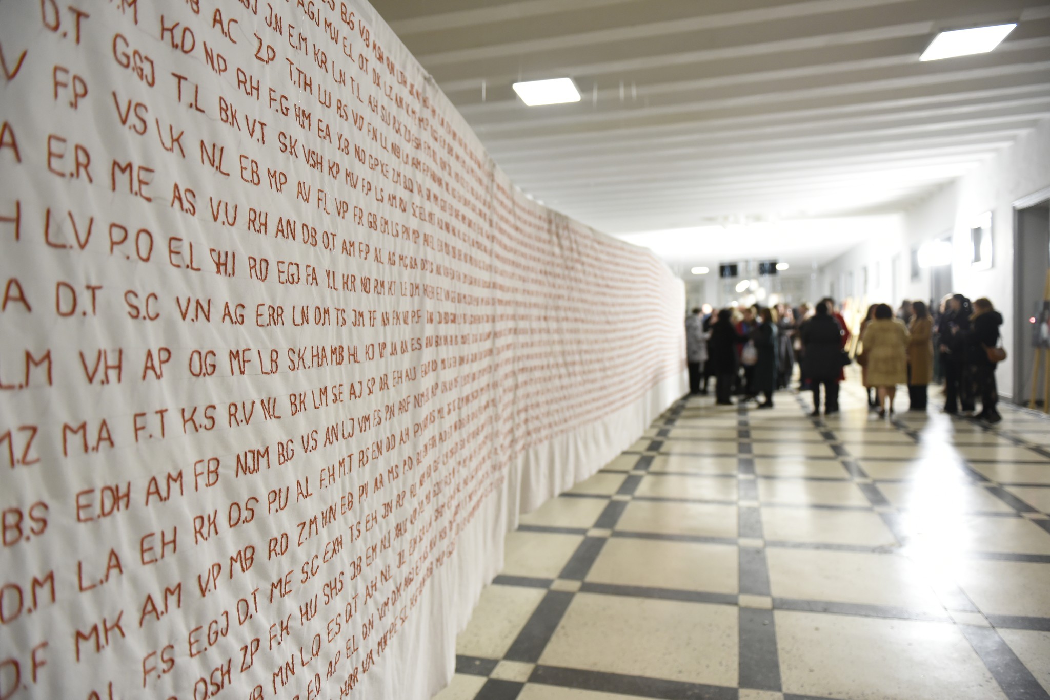 Burokracia shtetërore i pengon gratë që të dalin nga rrethi vicioz i dhunës