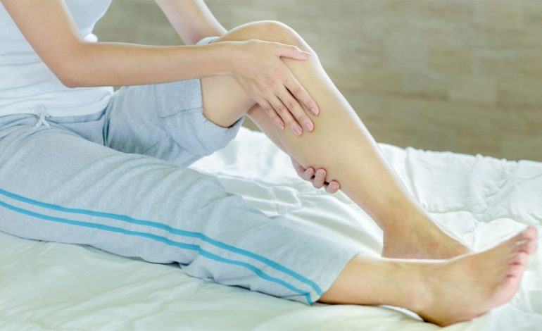 Ngërçi i Këmbës Gjatë Natës – Pse Ndodh dhe si ta Parandaloni