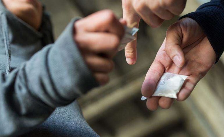 “Kam një shtëpi me qira, rri dashnorja aty”, përgjimet nga rrjeti i kokainës në Tiranë: 30 po të jap, se një pesëshe kam, do marr paketë