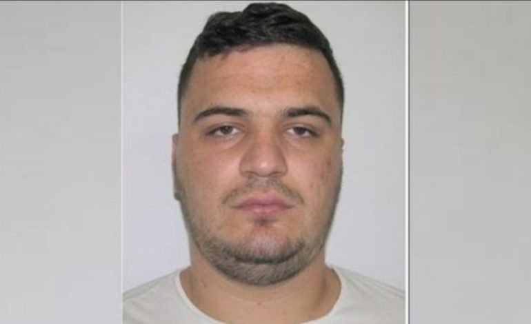 Masakra e Lushnjës/ Kërkuan të pyeteshin si dëshmitarë Anterio Kaloshi dhe Orges Bilbili, gjykata ‘rrëzon’ avokatët e Laert Haxhisë