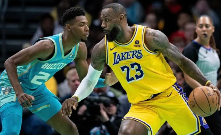 NBA/ Garë e fortë për play-off, Lakers marrin fitoren e tretë radhazi (VIDEO)