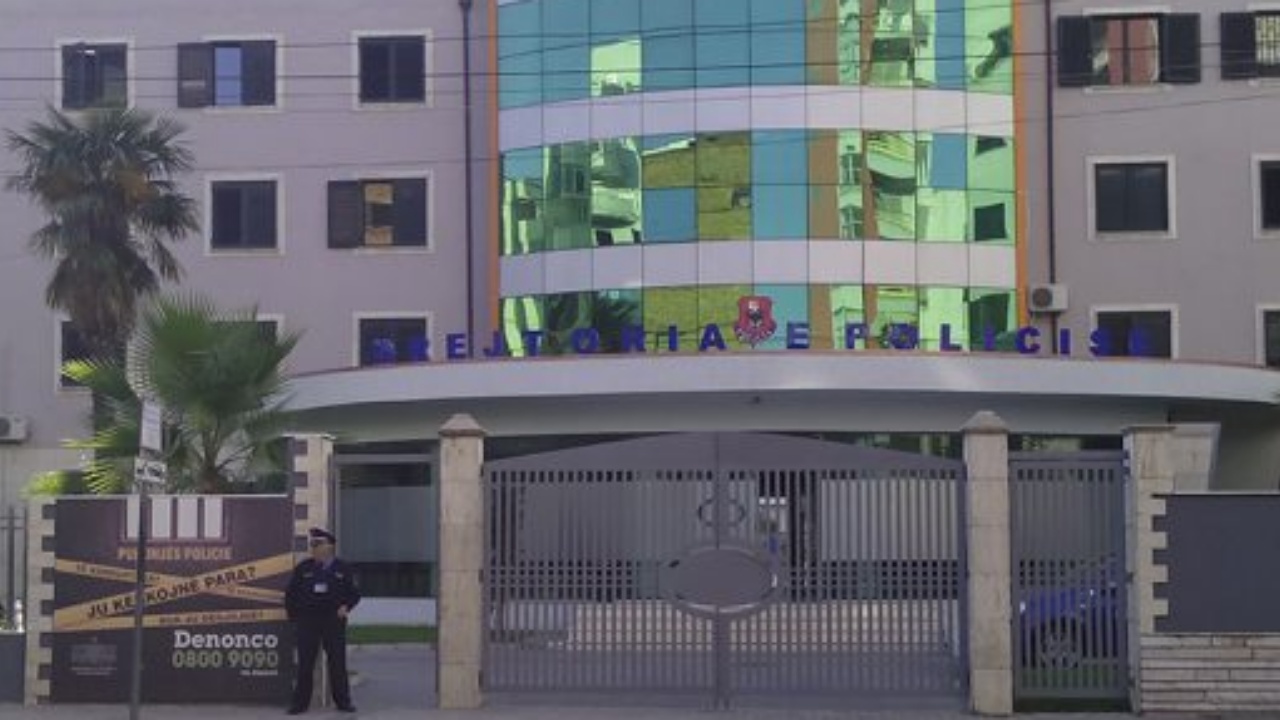 Vajza vret babanë në Durrës/ U denoncua i zhdukur nga djali disa ditë më parë, policia e gjen të varrosur në banesë