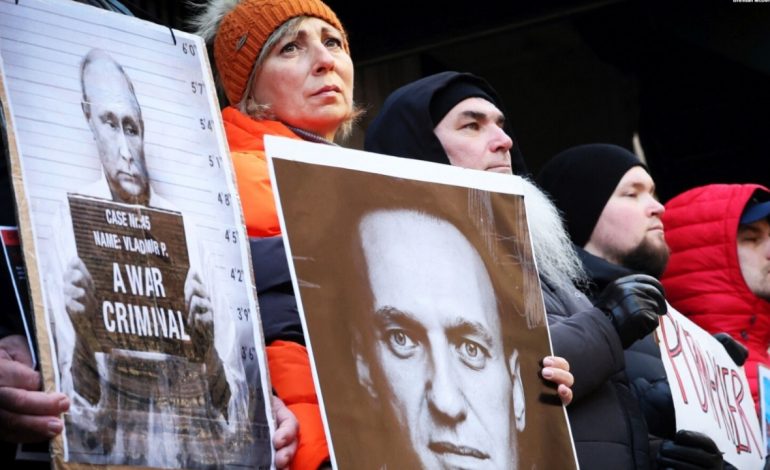 “Rëndësia e Navalnyt është se ai tentoi të tregonte”, profesori i historisë për REL: Gabimi strategjik i Putinit ishte se zgjodhi Perëndimin si armik