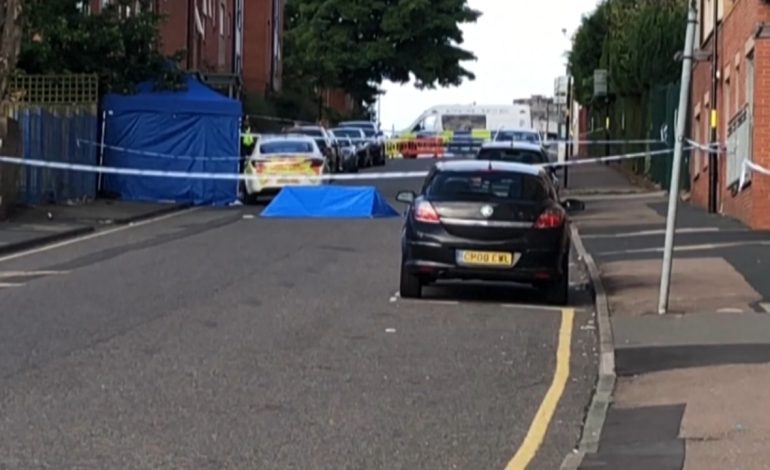 Shqiptari vret shqiptarin	në Londër! I akuzuar për vrasjen është një 21 vjeçar, i cili e qëlloi me thikë