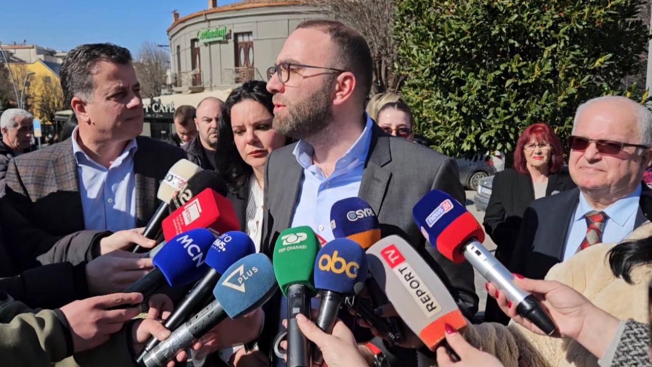 Protesta e 20 shkurtit/ Bardhi dhe Noka ftojnë korçarët: Protestë për fëmijët dhe familjen