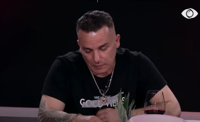 “E diskriminonin dhe e nëpërkëmbnin”, Albi Nako flet për herë të parë për të dashurën: Është shumë herë më e re se unë…