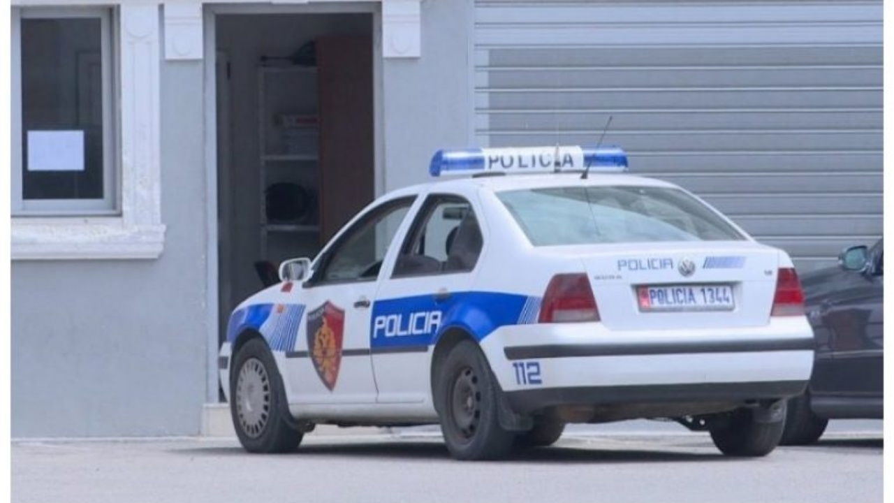 E rëndë në Fier! Tentoi të përdhunonte motrën e tij 16-vjeçe, arrestohet 26-vjeçari